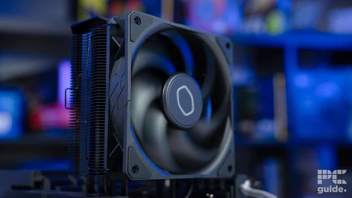 Hyper 212 installed on motherboard with spinning fan