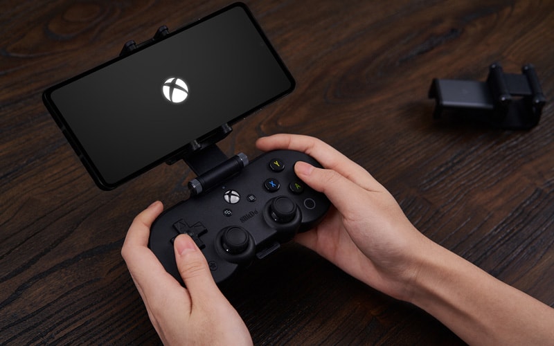 8BitDo releases controller for Microsoft's xCloud game streaming service
