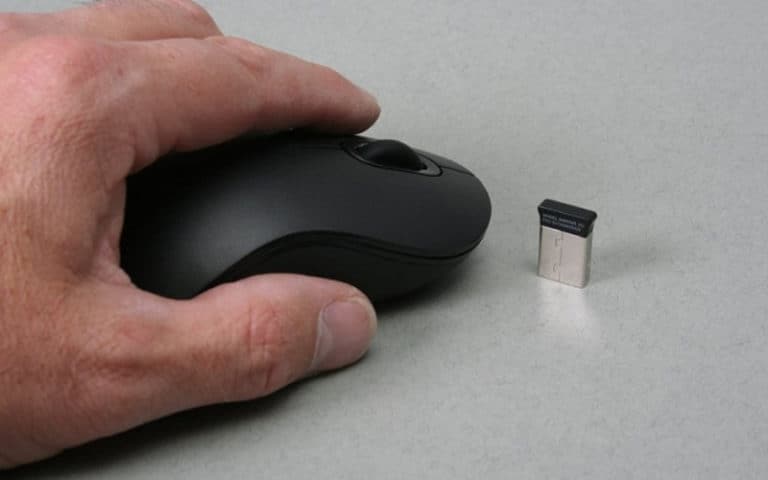How to connect a wireless mouse