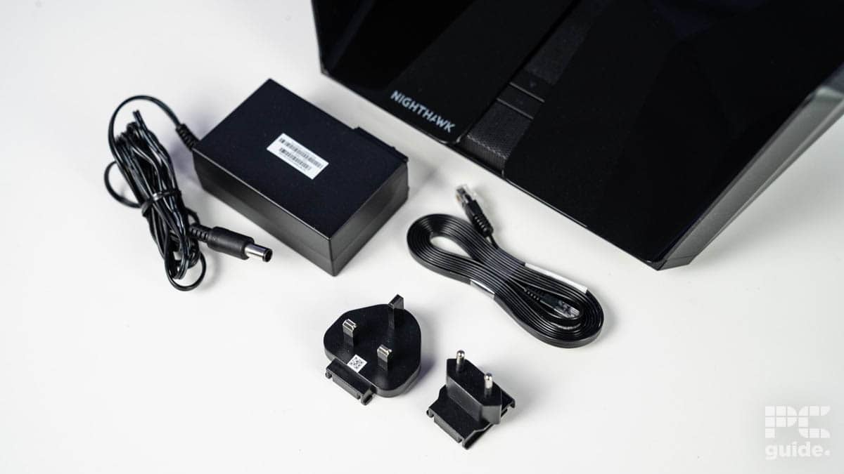 Netgear Nighthawk RAXE500 box contents, Image by PC Guide