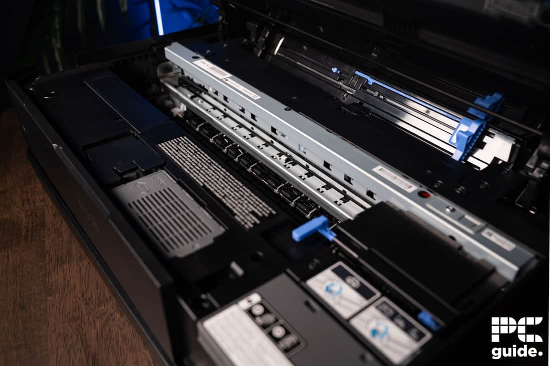 Epson EcoTank ET-8550 inside rail, Image by PC Guide