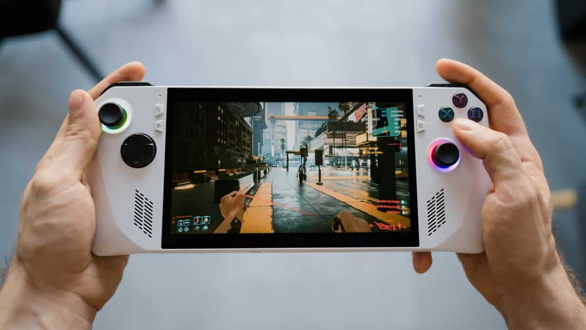 Is Asus ROG Ally OLED?