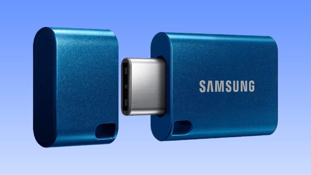 A blue Samsung USB-C Flash Drive is shown on a blue background.