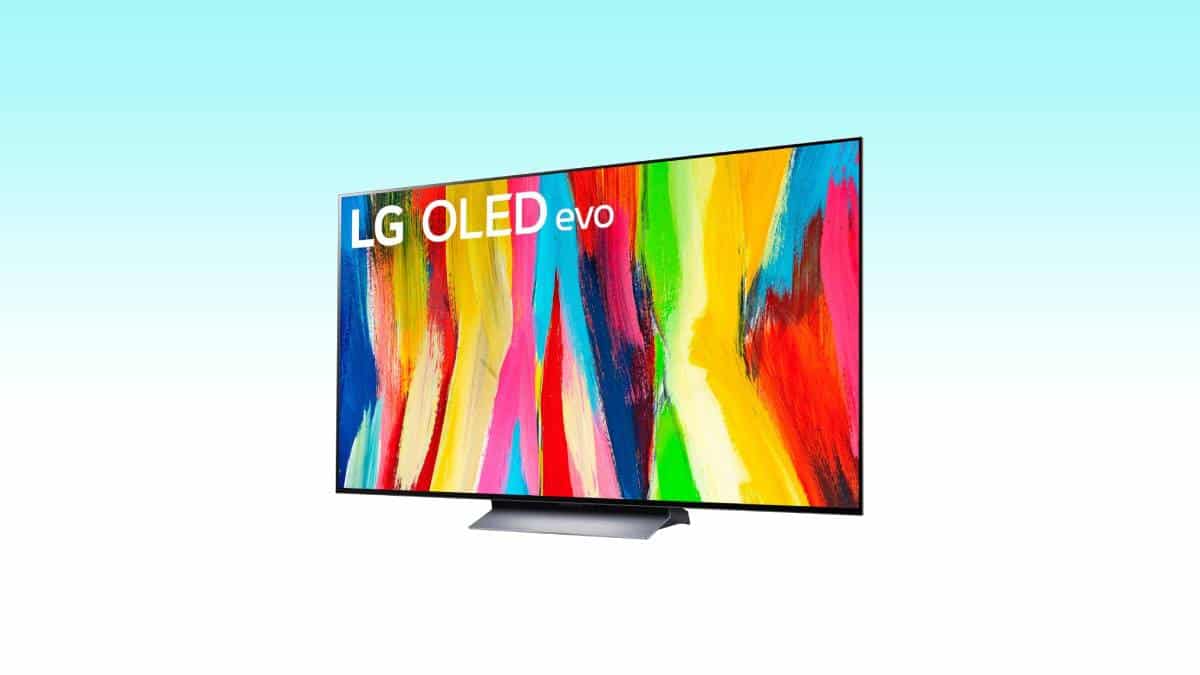Best TV for seniors in 2024 - the top smart TVs for the elderly - PC Guide