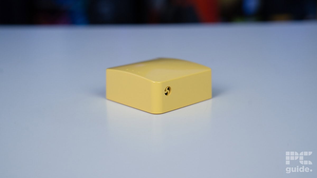 GL.iNet GL-MT300N-V2 Mango side profile, Image by PC Guide