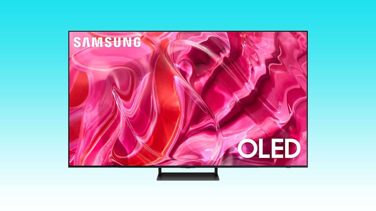 Save $400 on the Samsung 55-inch OLED TV, perfect for a stunning home entertainment experience.