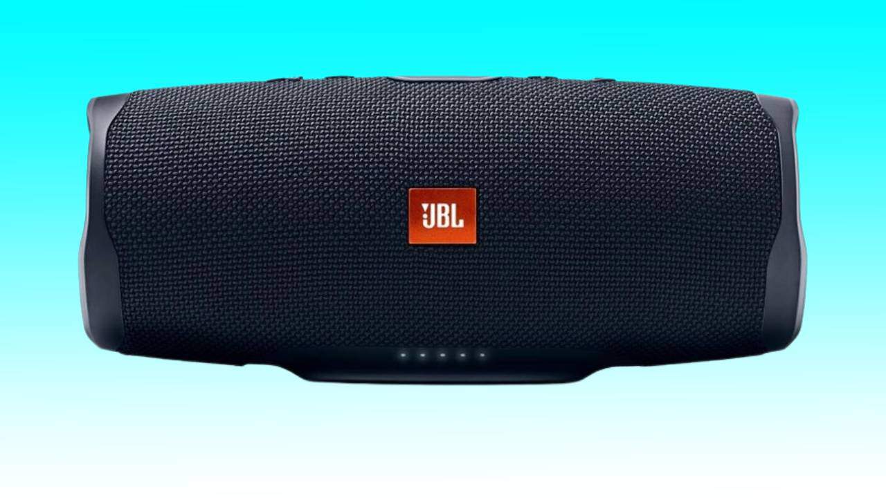 The JBL Charge 4 Speaker Is at Its Lowest Price Ever on