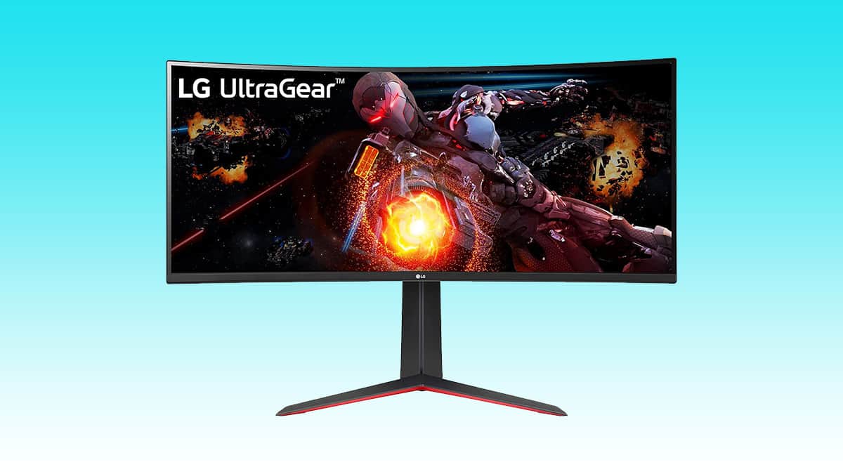 Curved gaming monitor displaying a futuristic action scene in Auto Draft mode.