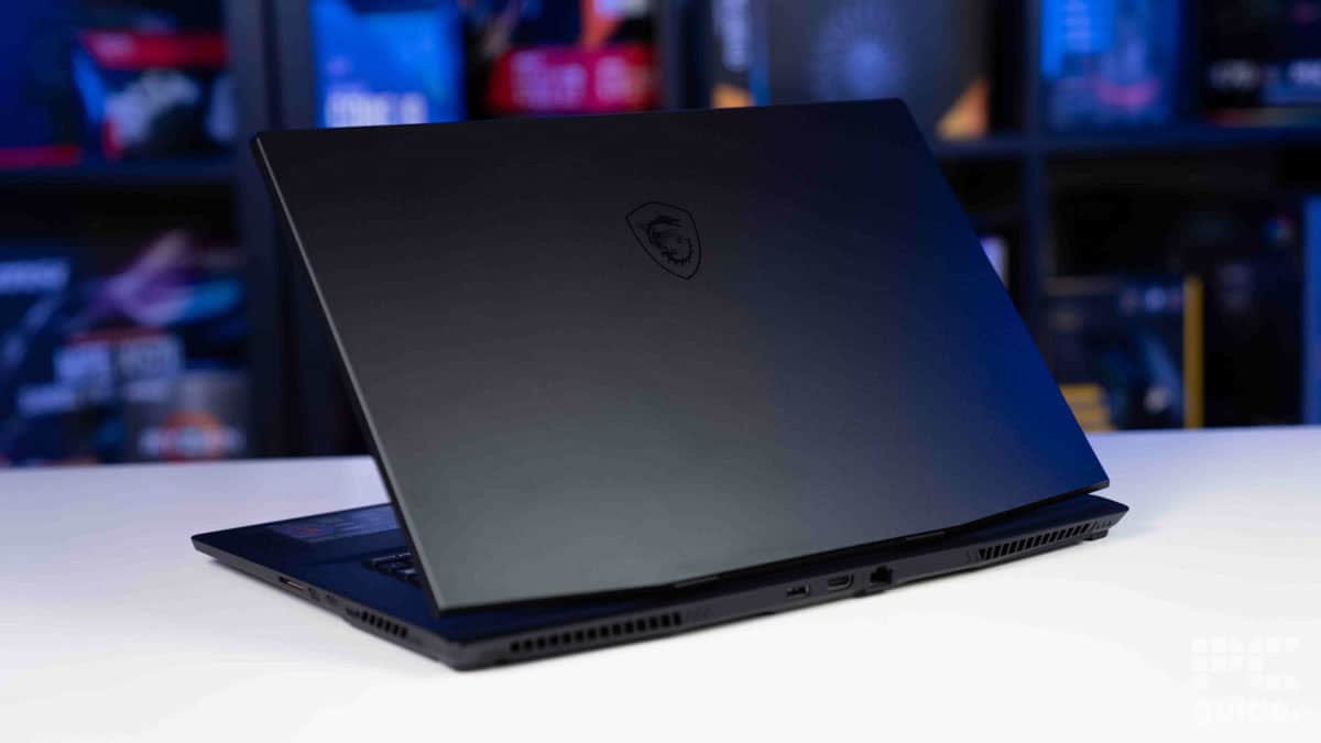 MSI Stealth 17 Studio A13V back semi closed, source PCGuide