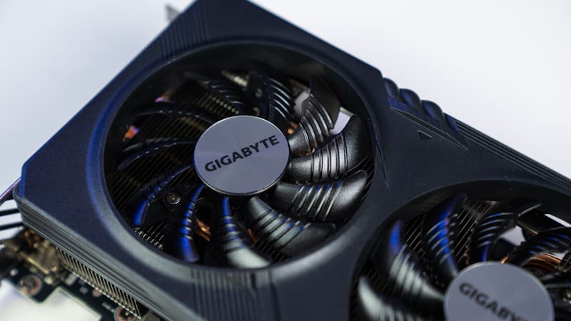 7600 XT fans