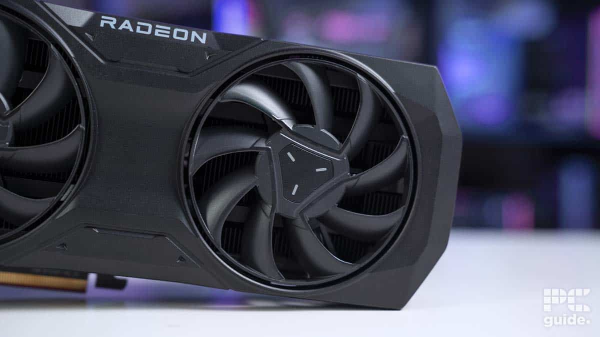 Close up on the RX 7800 XT fans