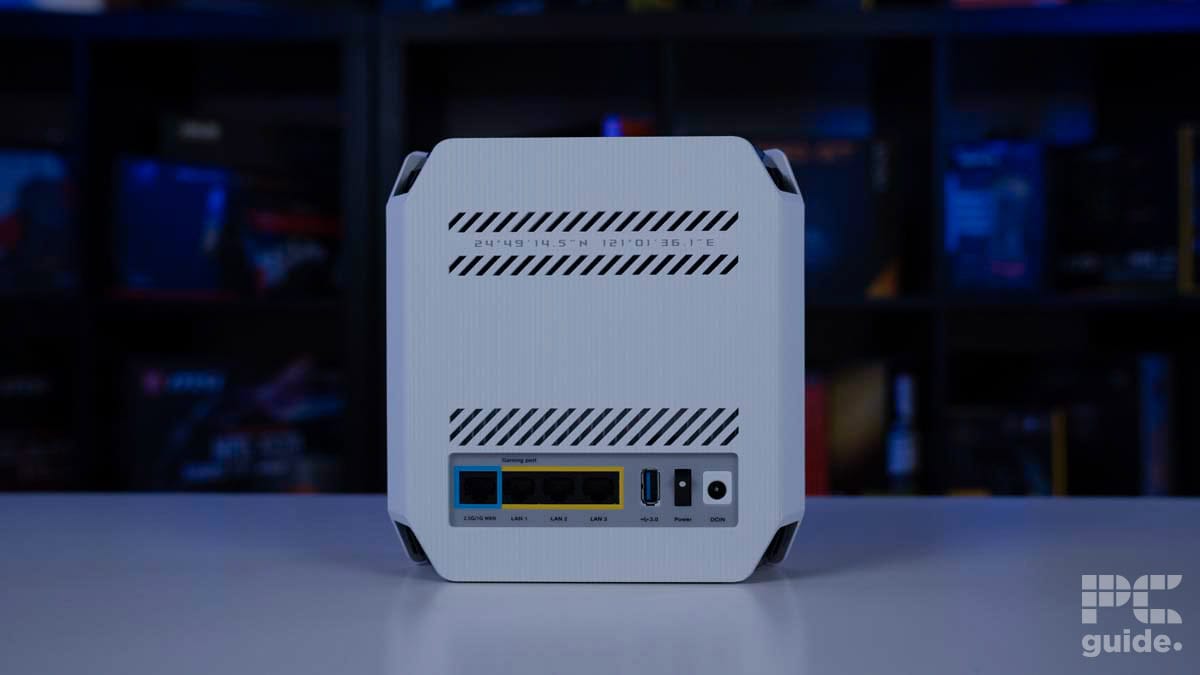 ASUS ROG Rapture GT6 router back, Image by PCGuide