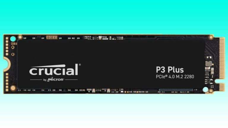 A crucial p3 plus ssd with a pcie 4.0 interface, model m.2 2280, displayed on a plain background for SEO keywords optimization.