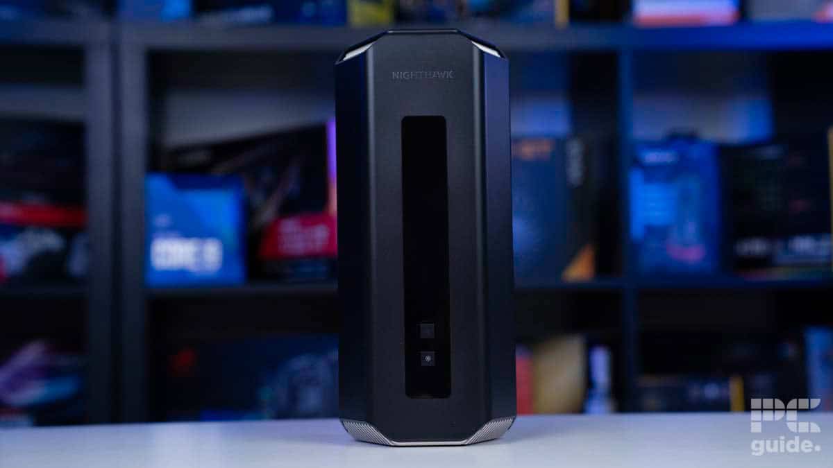 Netgear Nighthawk RS700 WiFi 7 Router (BE19000) standing front, source PCGuide