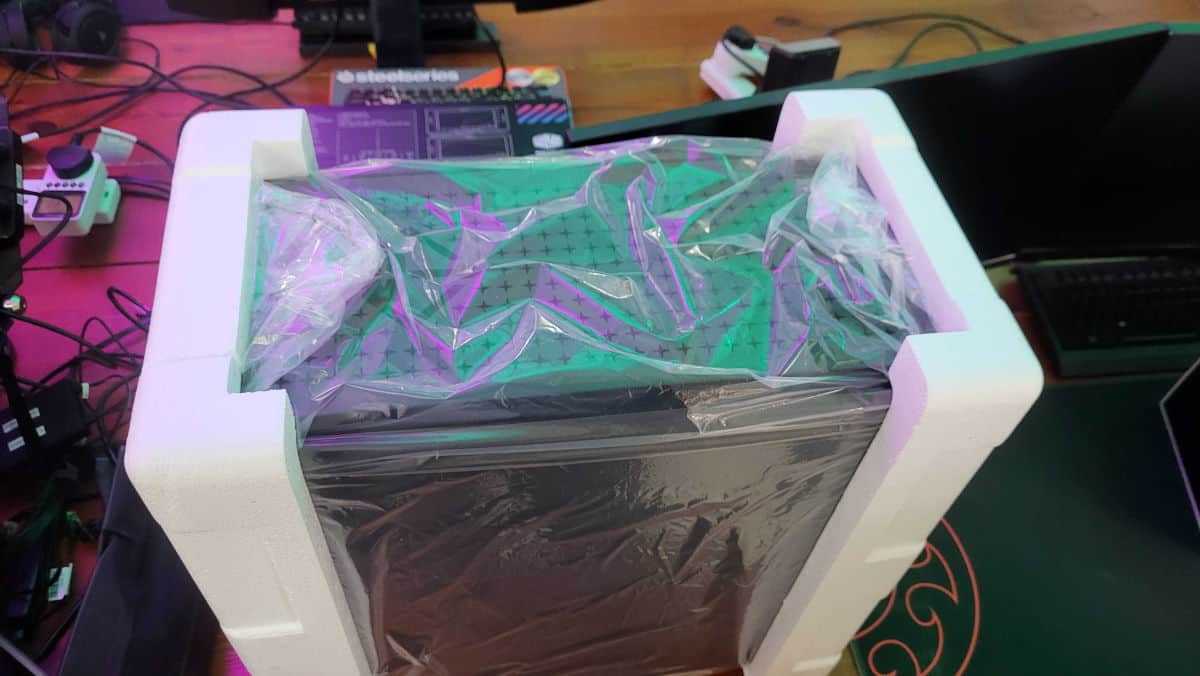 Starforge Horizon II Elite out of box packaging, source PCGuide