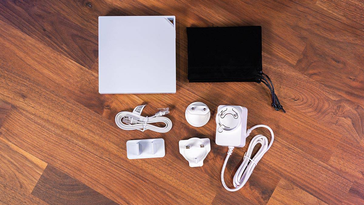 ASUS AX3000 RT-AX57 Go box contents, Image by PC Guide