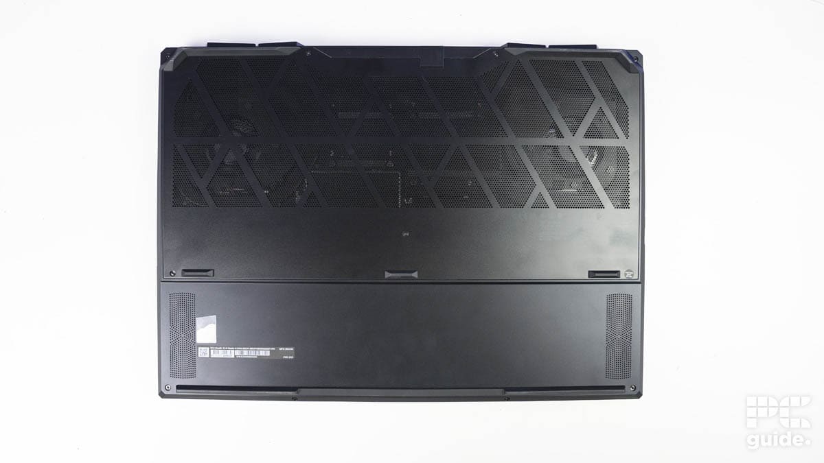 MSI Stealth 18 AI Studio A1V underside, Image by PC Guide