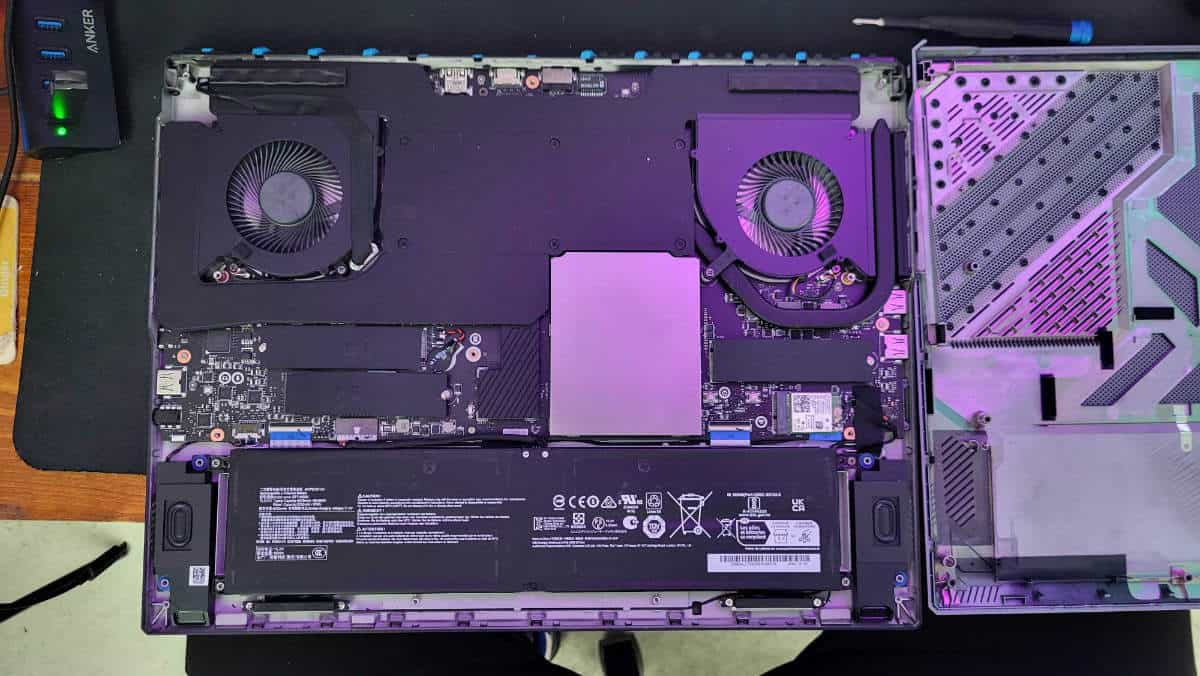 MSI Titan 18 HX A14 inside, Image by PCGuide