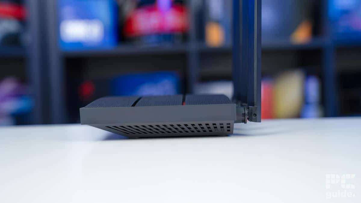 TP-Link Archer AX12 (AX1500) right side, Image by PC Guide