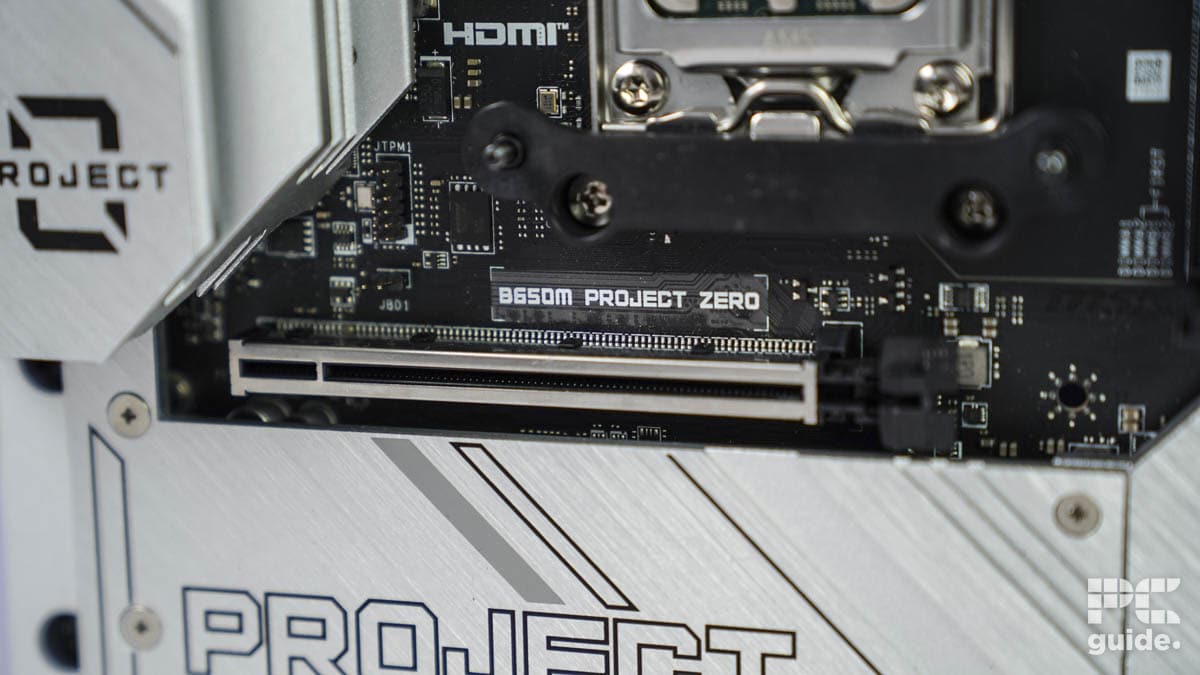 MSI Project Zero B650 PCie Slot