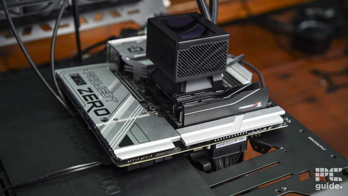 MSI Project Zero B650 on the test bench with ASUS cooler