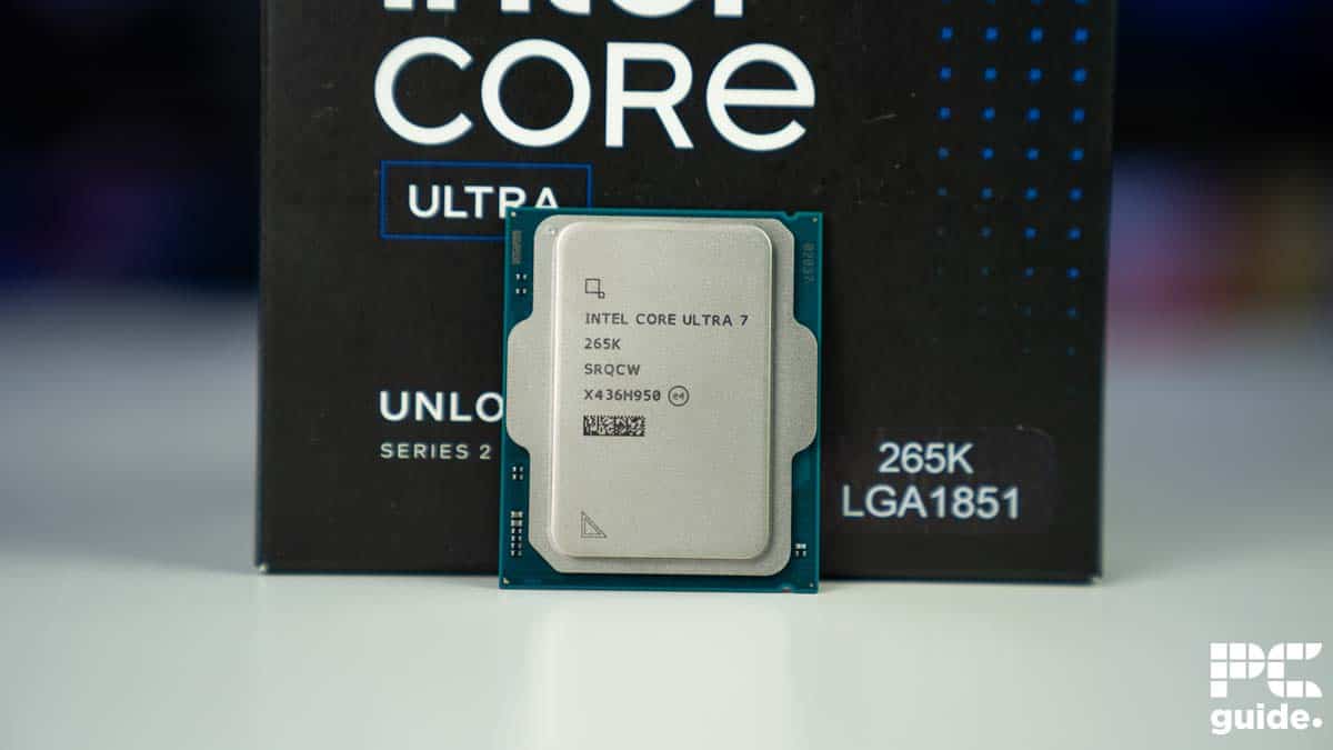 Core Ultra 7 265K front and box