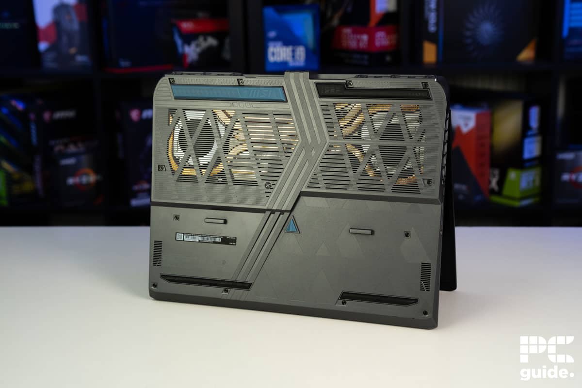 MSI Vector 16 HX A13VHG bottom, Image by PC Guide