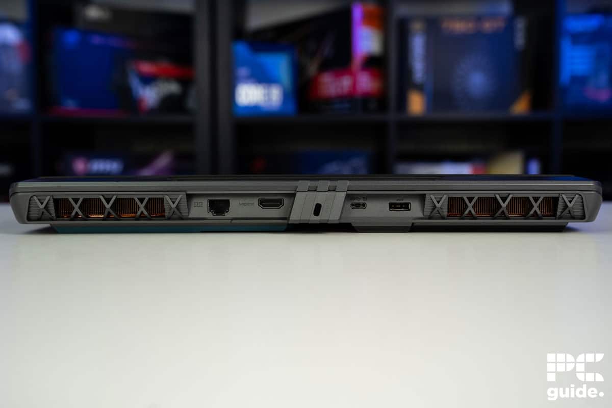 MSI Vector 16 HX A13VHG rear, Image by PC Guide