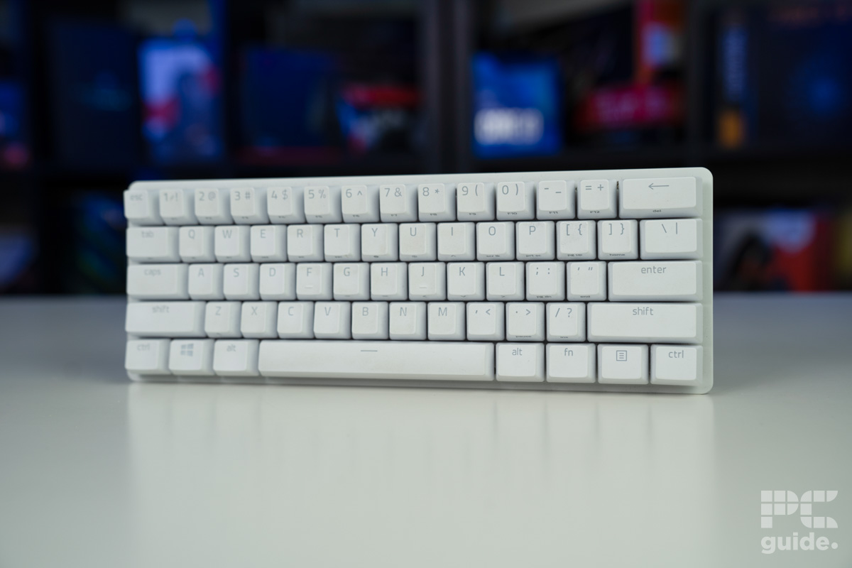 Razer Huntsman Mini Mercury standing cable less, Image by PC Guide