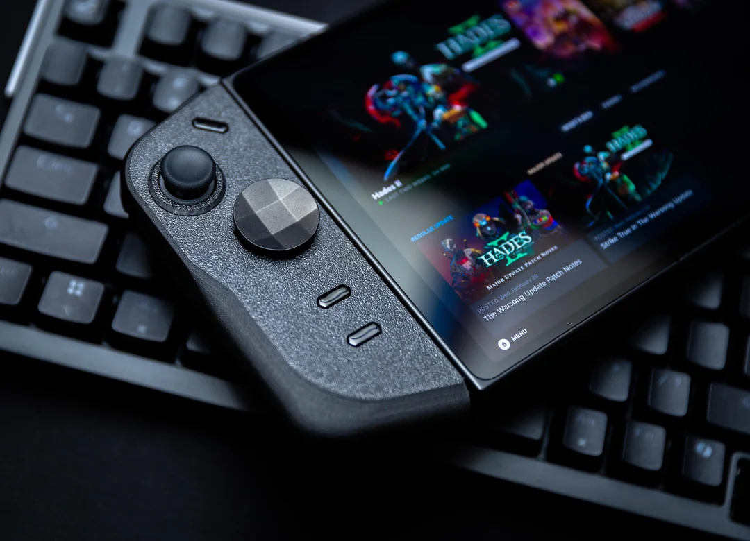 Lenovo Legion Go ‘ergonomic faceplate’ mod solves one of the console’s biggest problems