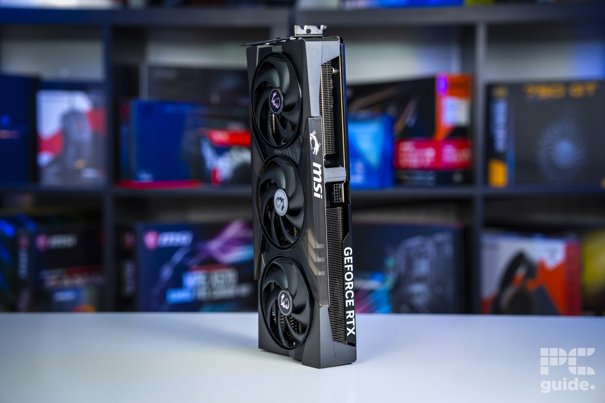 MSI GeForce RTX 5070 GAMING TRIO OC vertical, Image by PC Guide