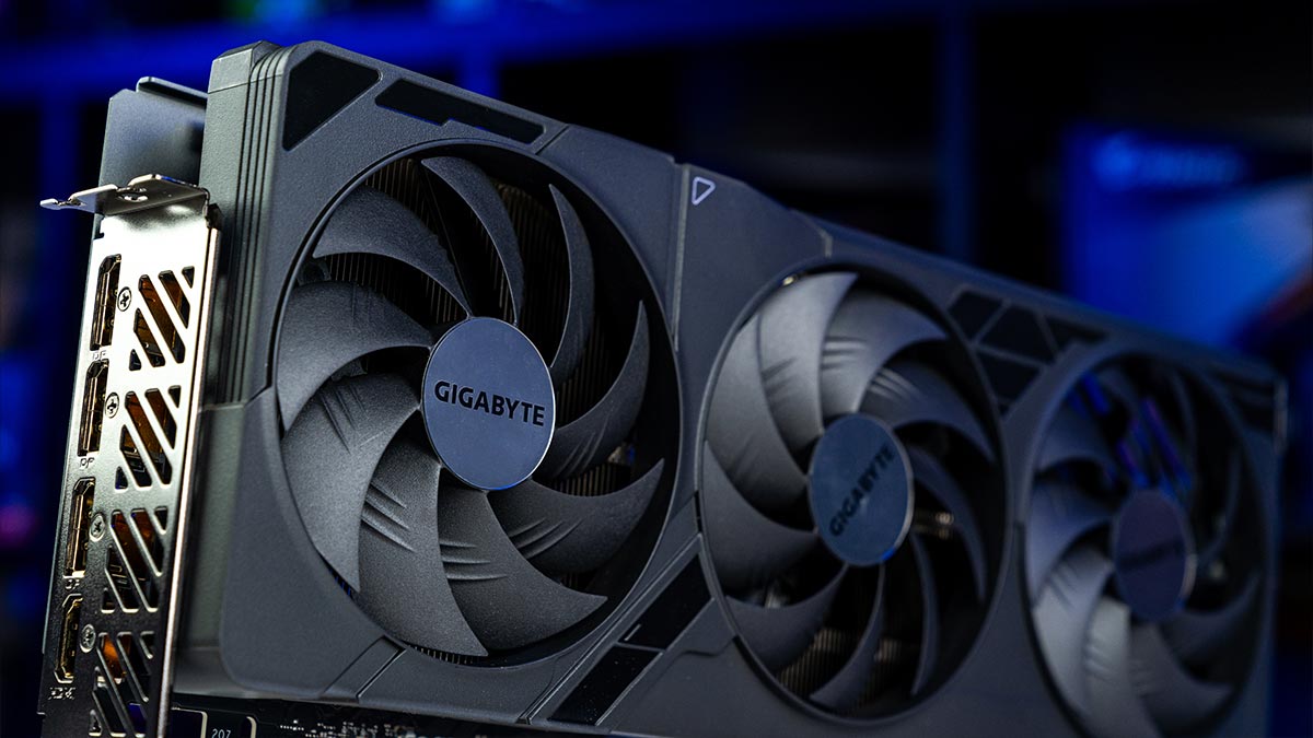 Gigabyte RTX 4080 Super graphics card front fans, image by PC Guide