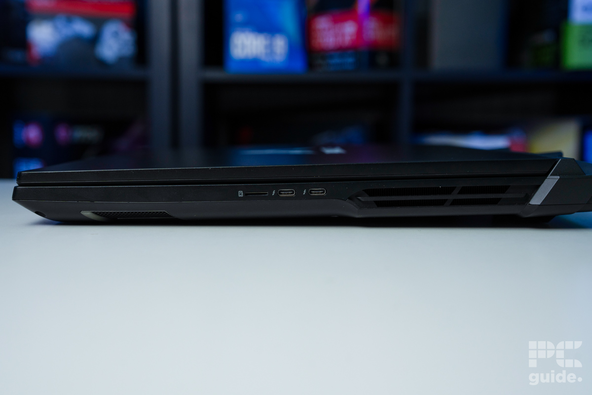 Pinnacle X580WNT-G right side IO, Image by PC Guide