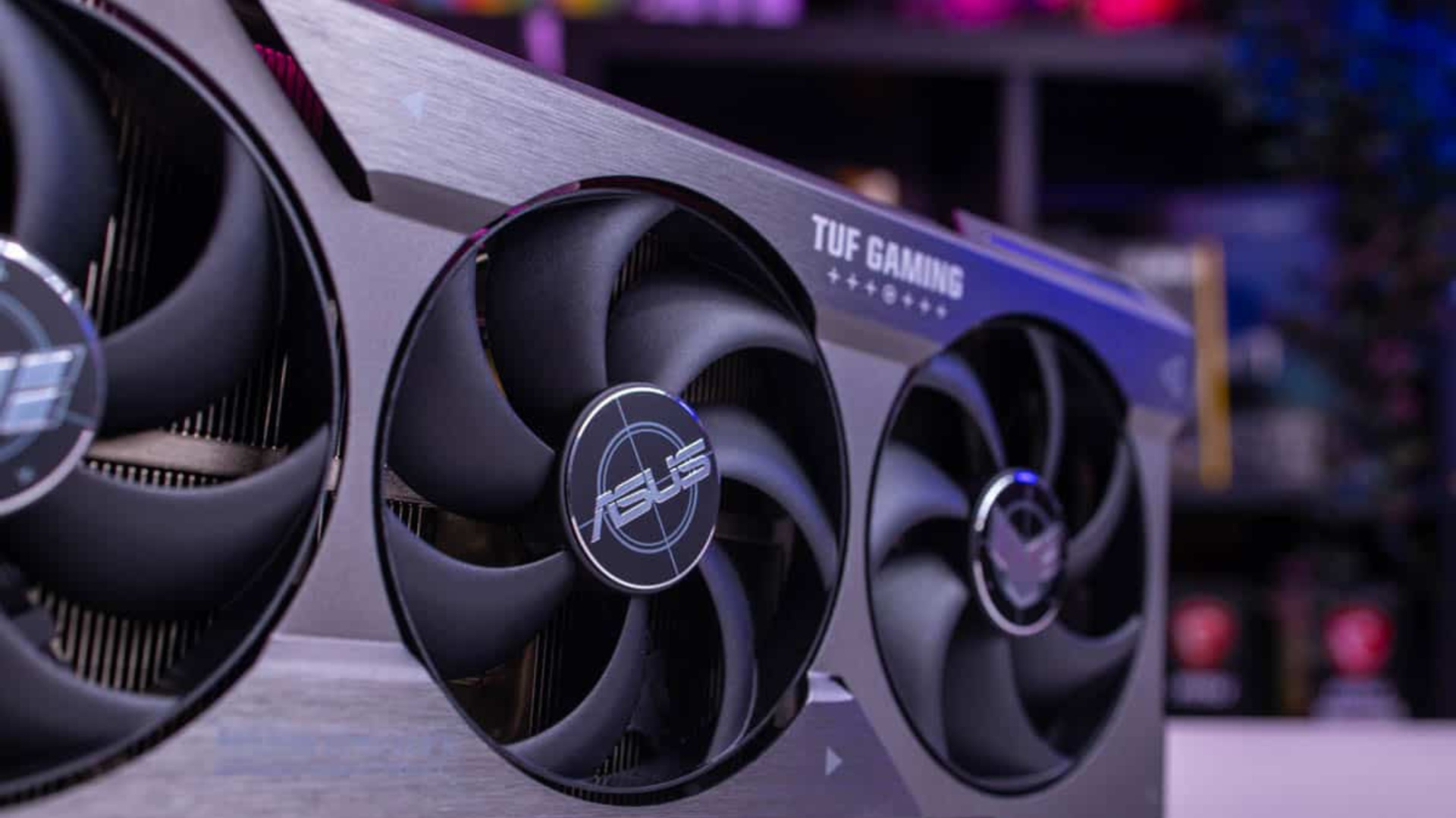 RX 7900 XTX close-up of front fans, image by PC Guide