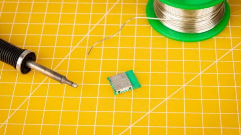 Raspberry Pi Radio Module 2 with tools, source: Raspberry Pi