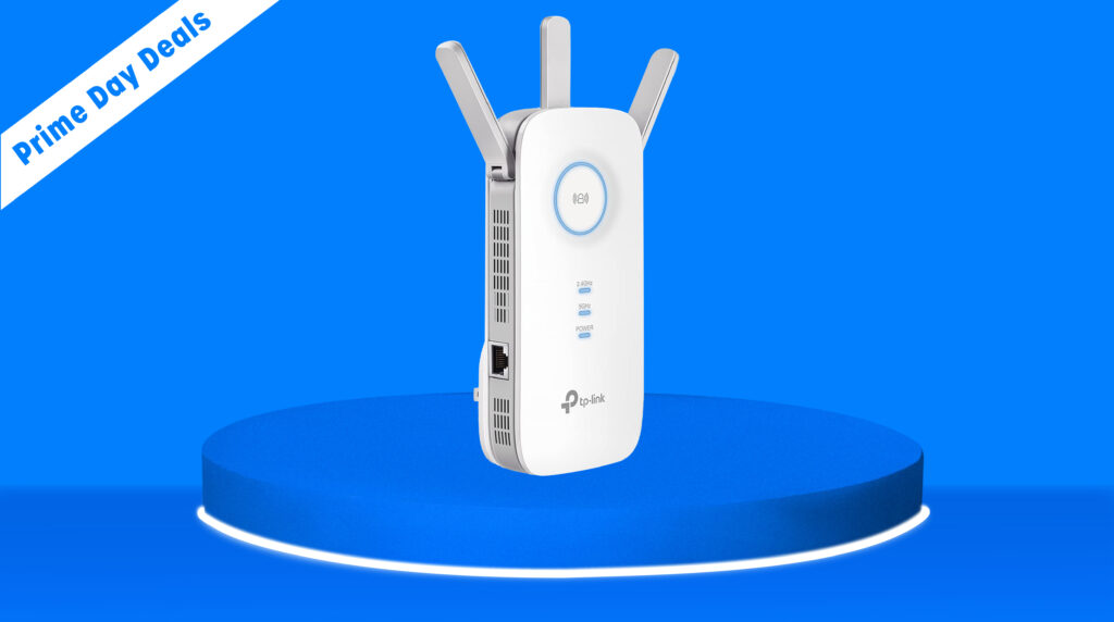 A blue background with a darker floor and pedestal. On it stands the TP-Link AC1900 WiFi Range Extender RE550, with three antenna on top, lgihts and symbols on the fron. In the top left is a banner that reads Prime Day deals