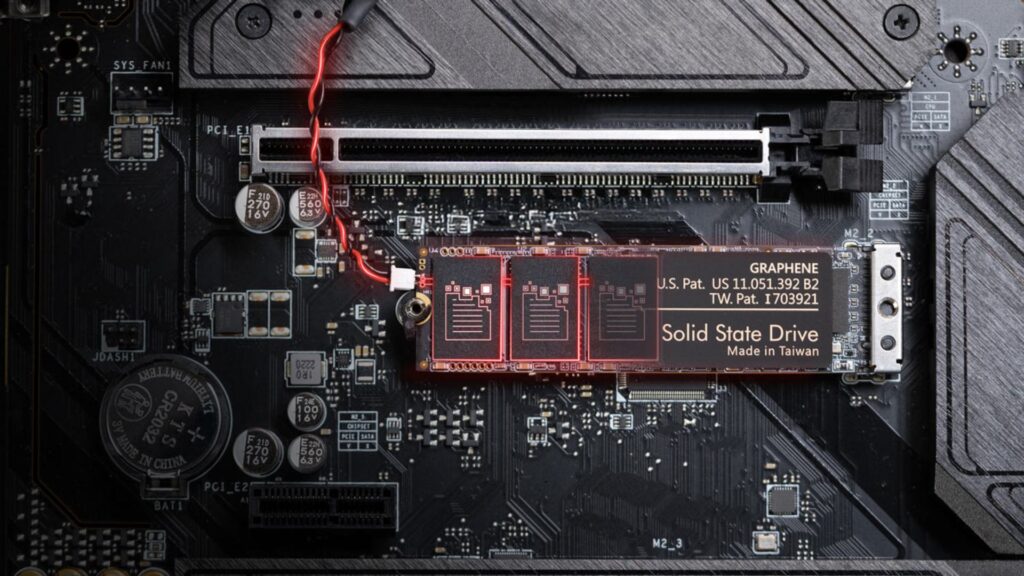 P250Q SSD with motherboard, source: TeamGroup