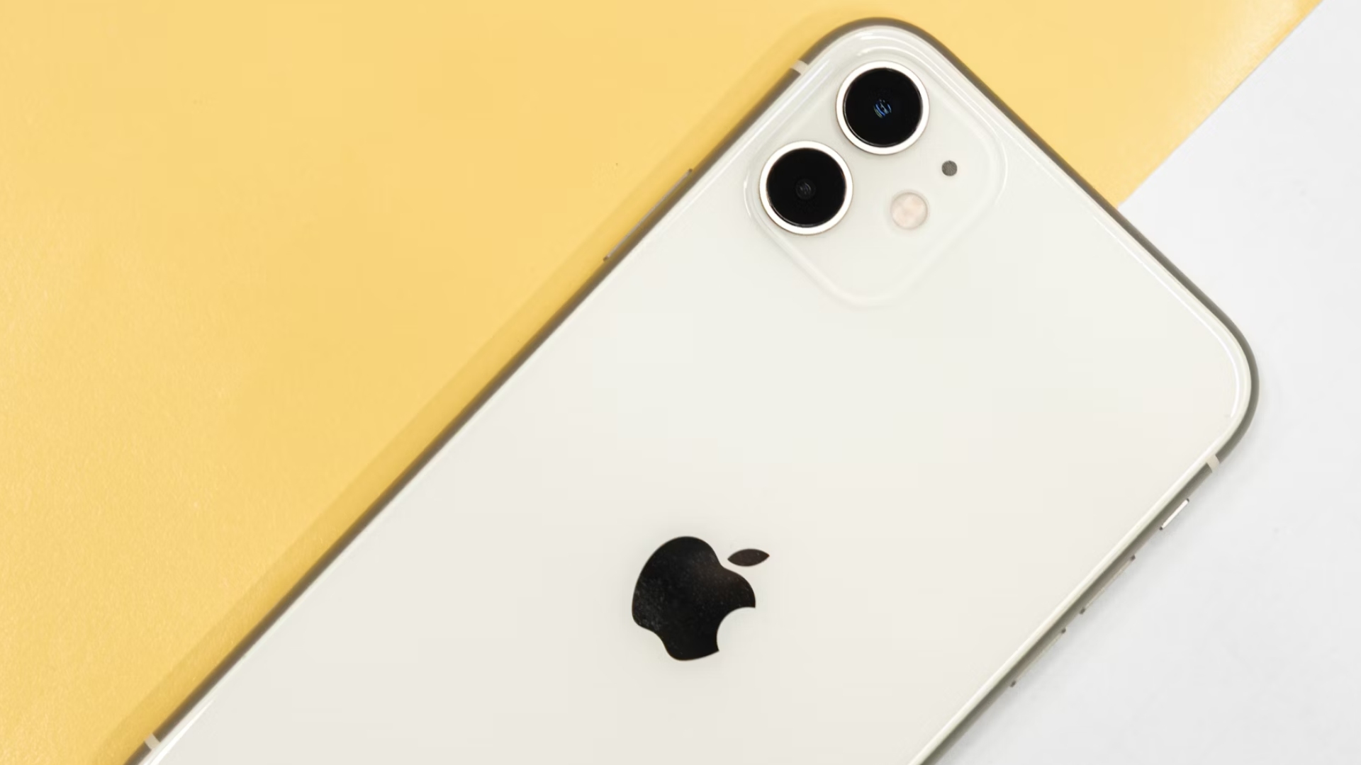 Rumor has it, Apple’s foldable iPhone is coming out next year, similar iPad put on hold