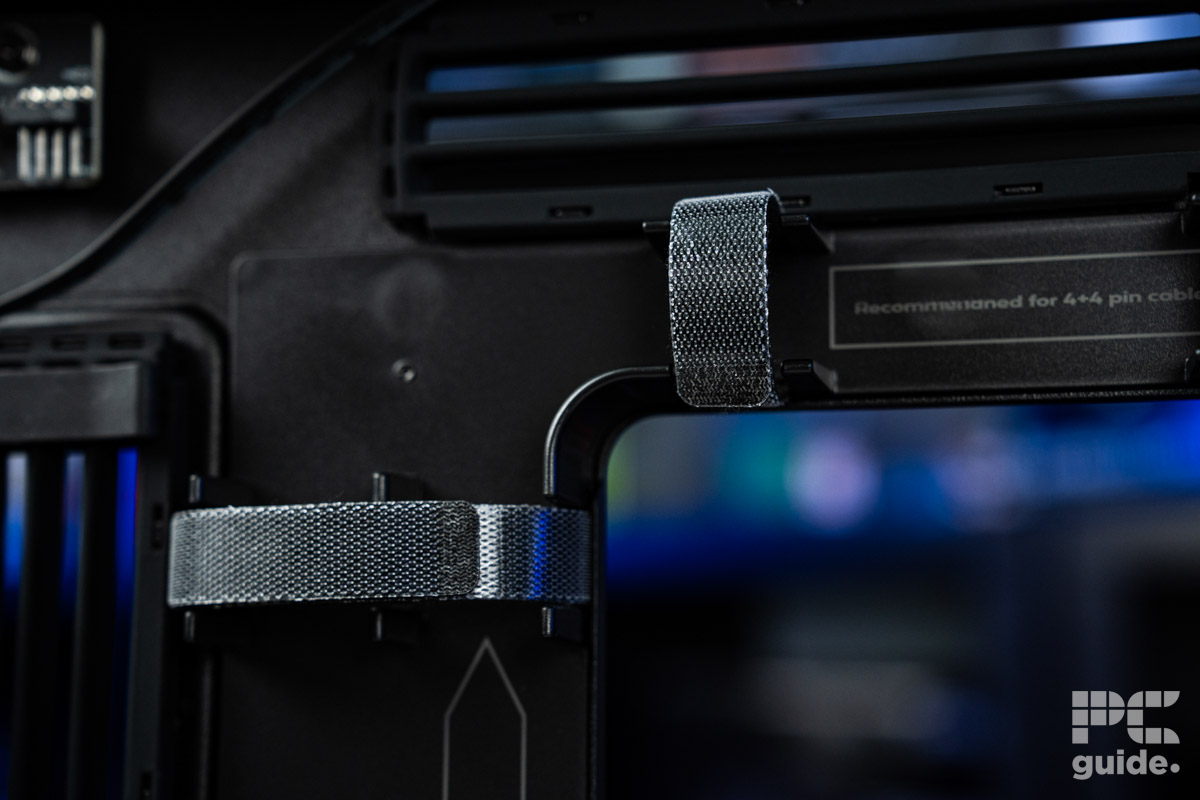 The cable channel jhunction atht he top of the HAVN BF 360 Flow left side top.