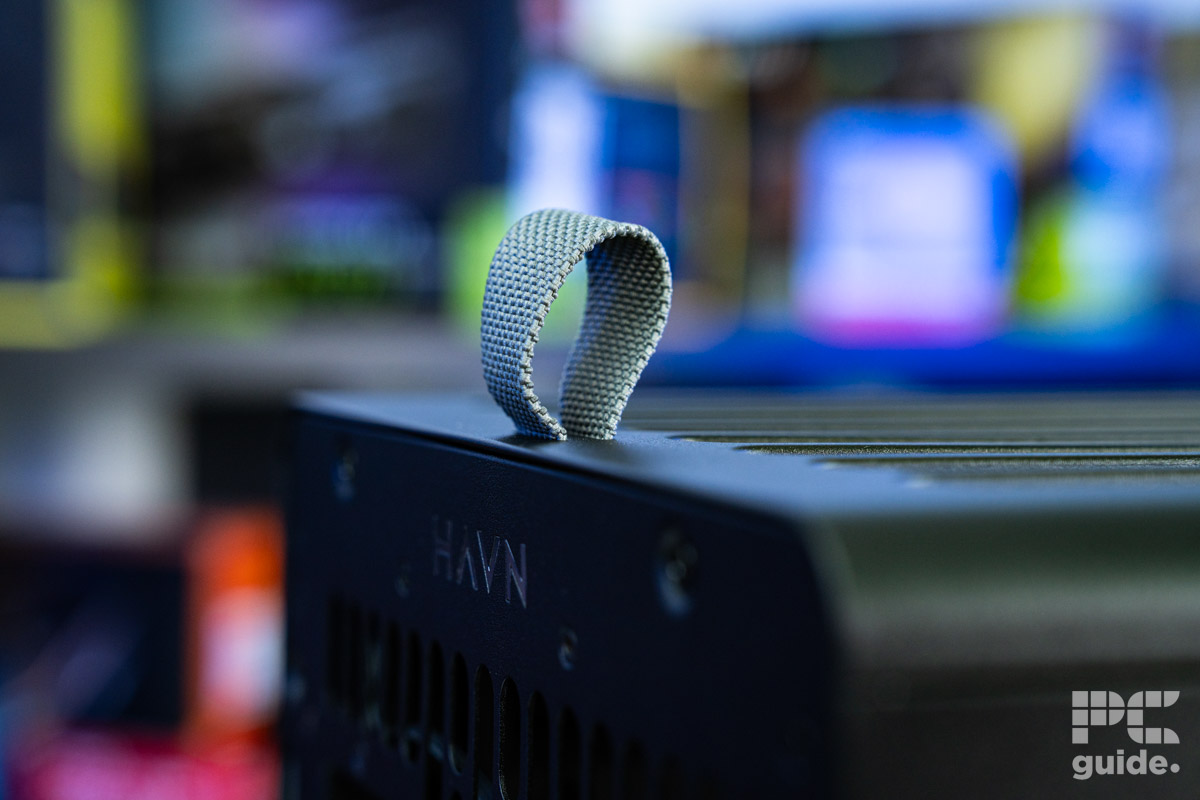 A close up of the fabric loop found at the back of the top paenl of the HAVN BF 360 Flow .