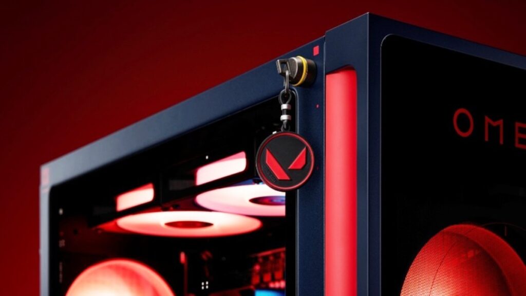 HP OMEN Valorant gaming PC with keychain, source: HP