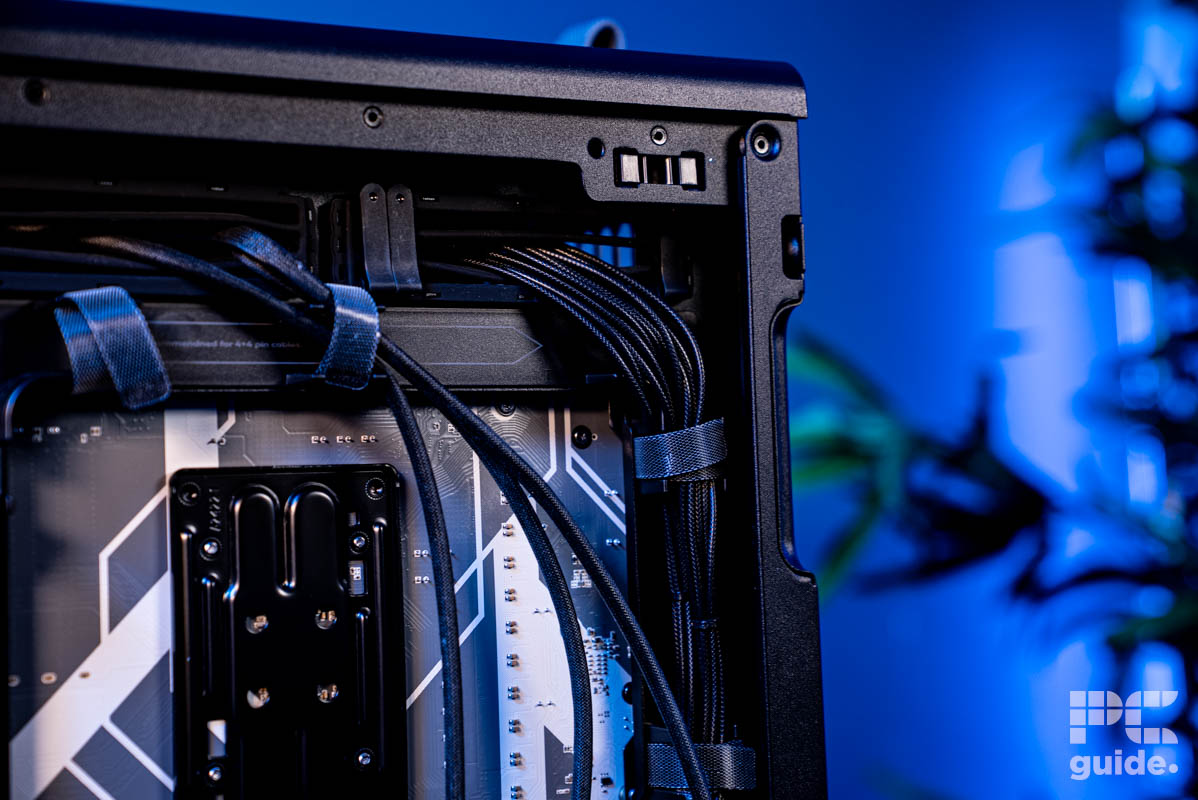 The backside of the HAVN BF 360 Flow case in the top right, it shows the power cables heading into the fron of the case.