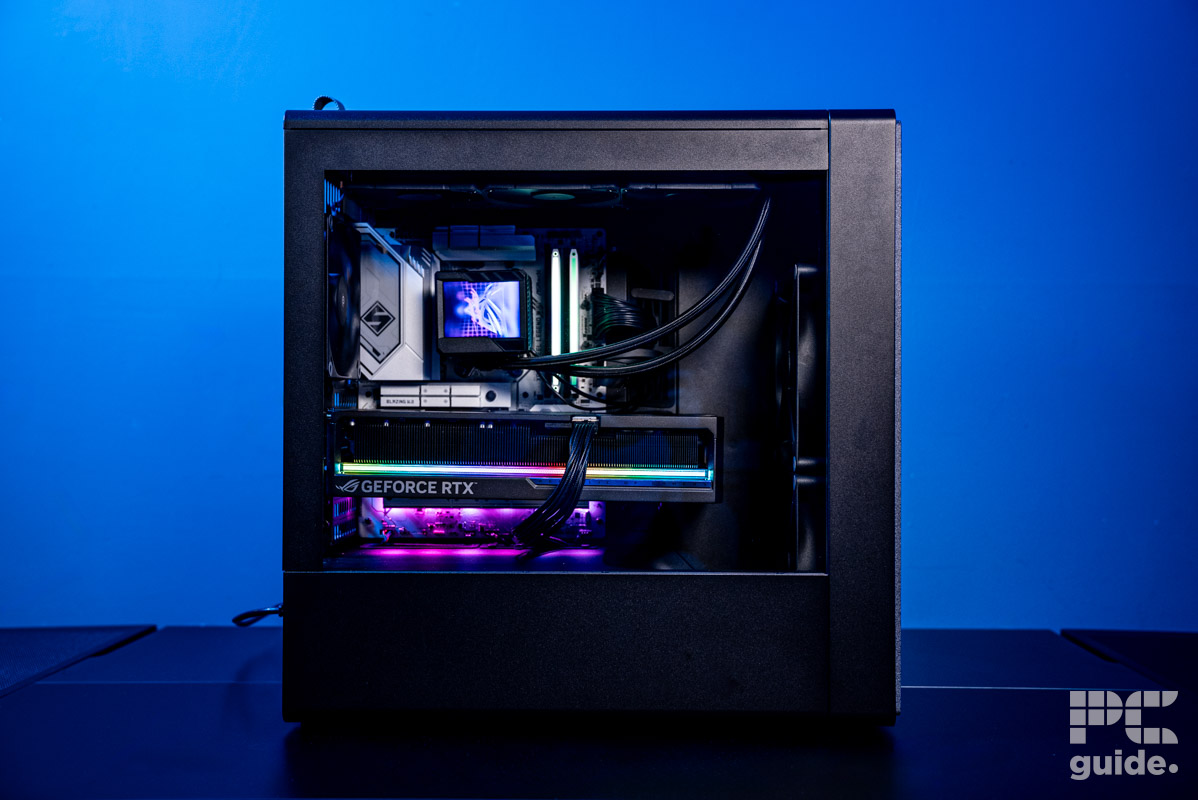 Thhe HAVN BF 360 Flow case from the right side witha glass panel coveriong the build inside.