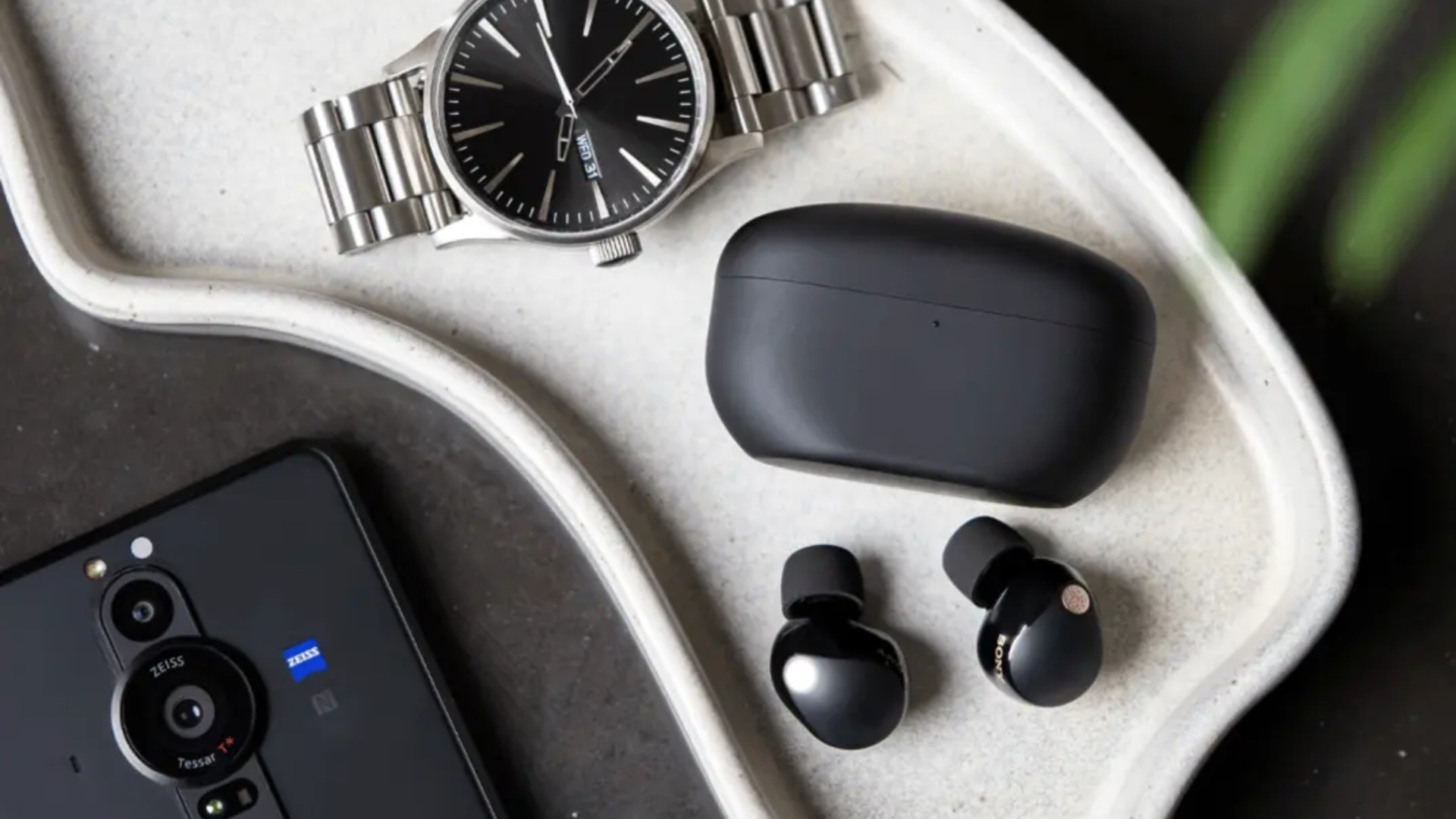 Sony’s “best” wireless earbuds are $100 cheaper this Black Friday at its official store, available in three different colors