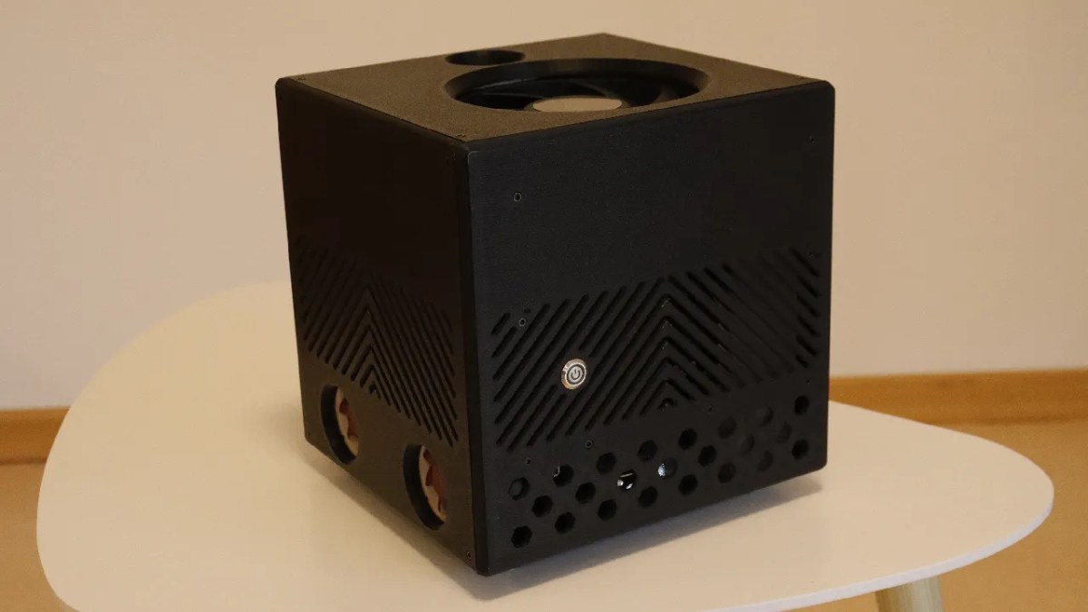 Someone already made a Steam Machine look-a-like with custom water cooling, and it looks great